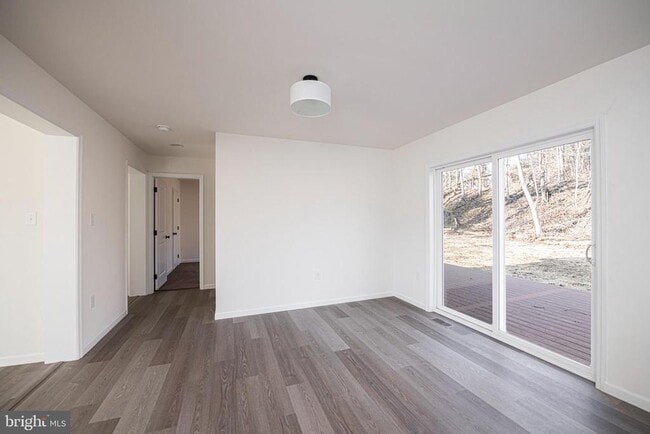 Building Photo - 617 Port Providence Rd