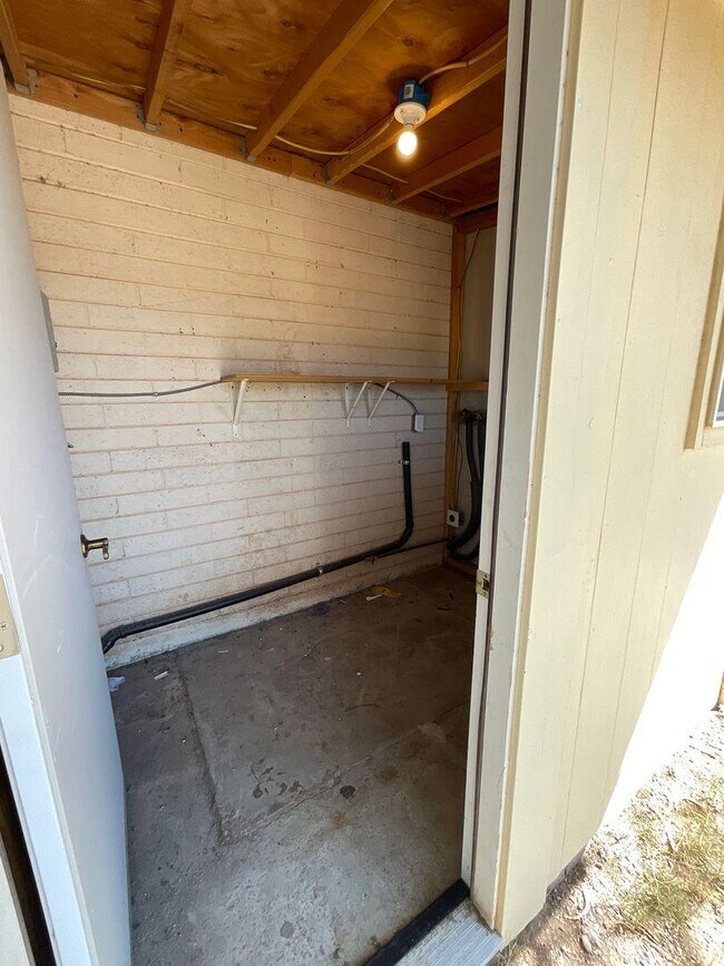 Building Photo - 4766 E Montecito St