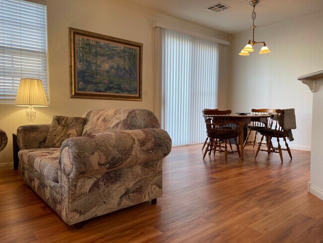 Living/Dining Room - 3912 Sweet Pine St