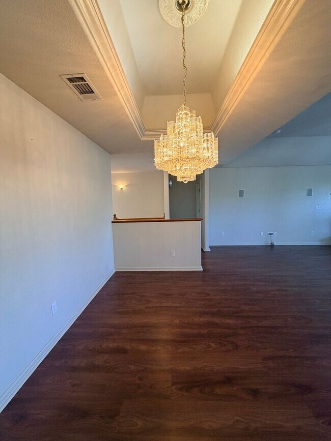 Building Photo - Beautiful Lakefront Home in the Vineyard! 55+ community