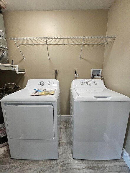 Building Photo - 4786 Orleans Ct