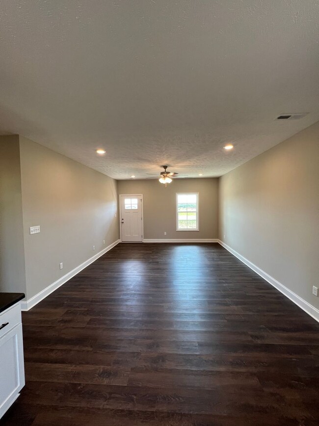 Building Photo - 406 St George Wy