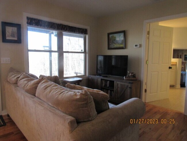 Building Photo - $1,500 - 2 Bedroom / 2 Bath Fully Furnished Cabin with an Amazing View in the Pumpkintown Community