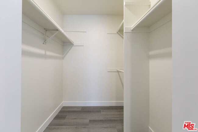 Building Photo - 2345 Highbury Ave