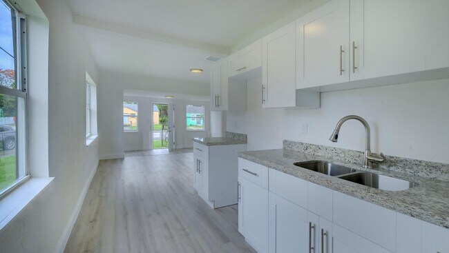 Building Photo - 790 NW 64th St