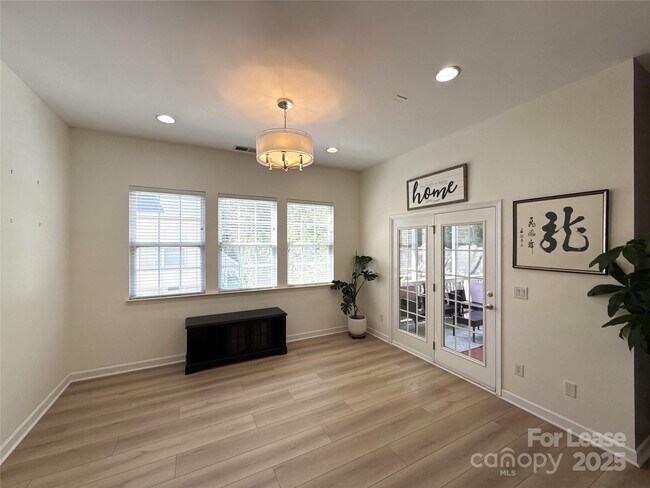 Building Photo - 8112 Calistoga Lane