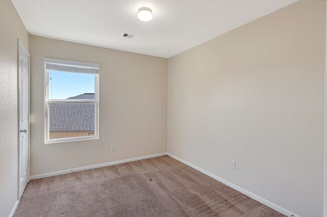 Building Photo - 16707 Lark Bunting Ln