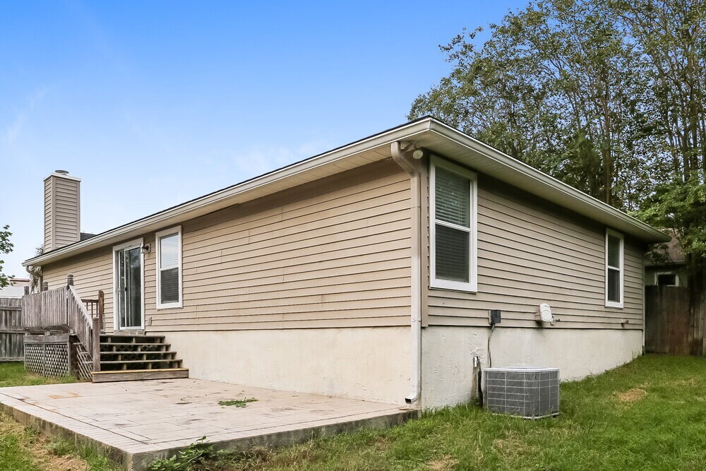 Building Photo - 11214 Mikris Dr S