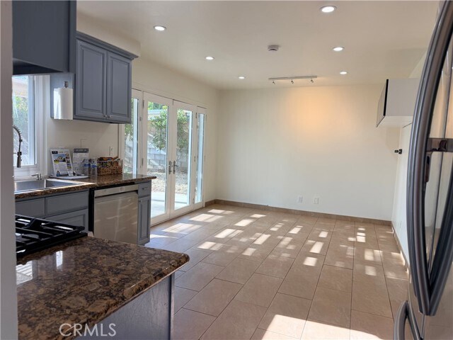 Building Photo - 2257 Poppy Ave