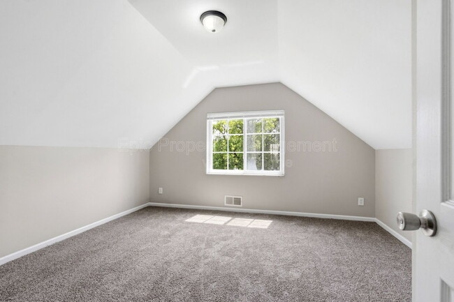 Building Photo - 3117 Coucy Ave