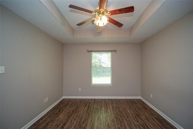 Building Photo - 16384 Sun View Ln