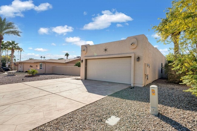 Building Photo - 25826 S Howard Dr