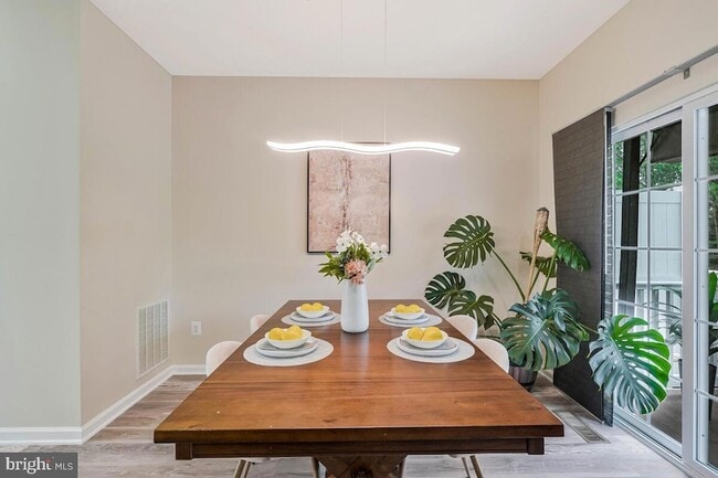 Building Photo - 11771 Sunningdale Pl