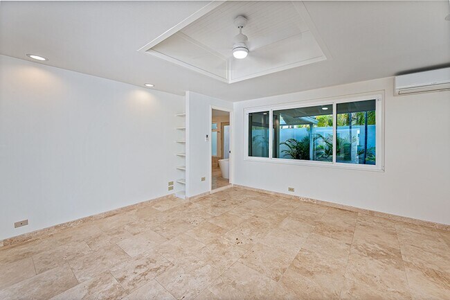 Building Photo - 5 BR Executive Home with Pool in prestigious Kahala! Pet Friendly!