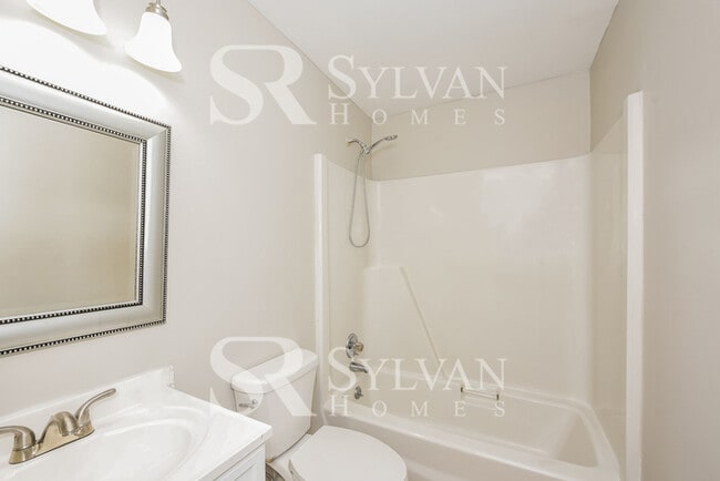 Building Photo - 10 Windmill Cir