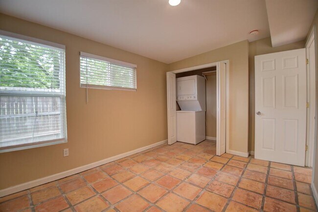 Building Photo - 1608 Boyd Ln
