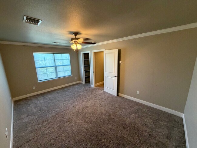 Building Photo - 6502 Isabella Dr