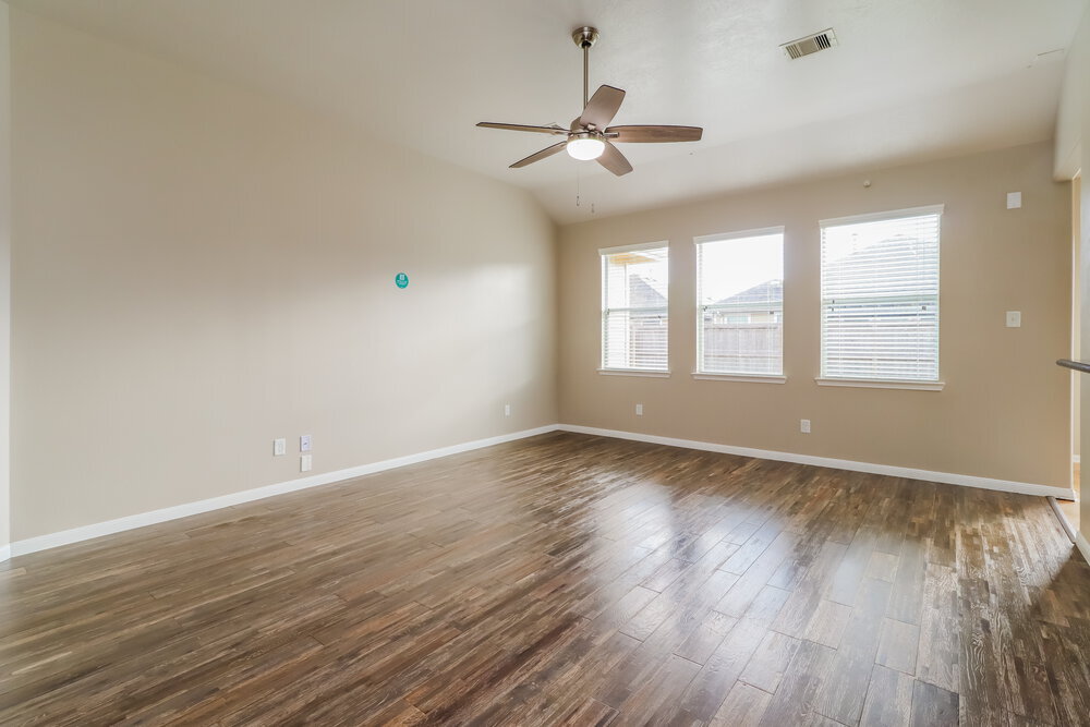 Building Photo - 2548 Blue Heron Cir