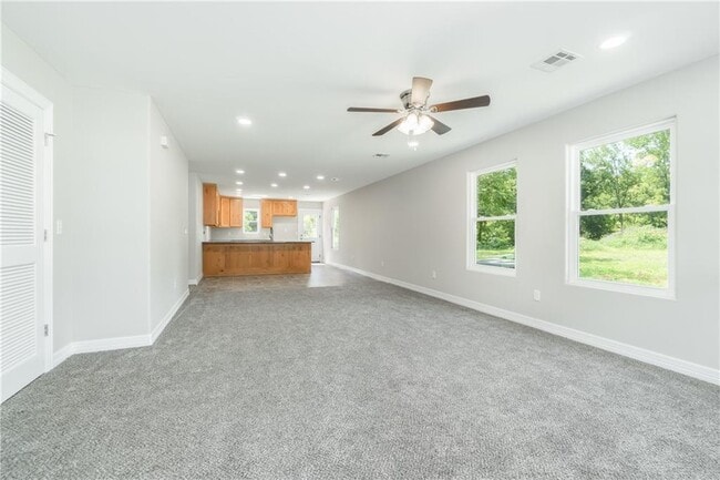 Building Photo - 807 Jesse James Rd