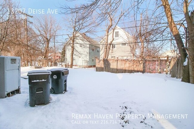 Building Photo - 13707 Deise Ave (UP) Cleveland, OH 44110? ...
