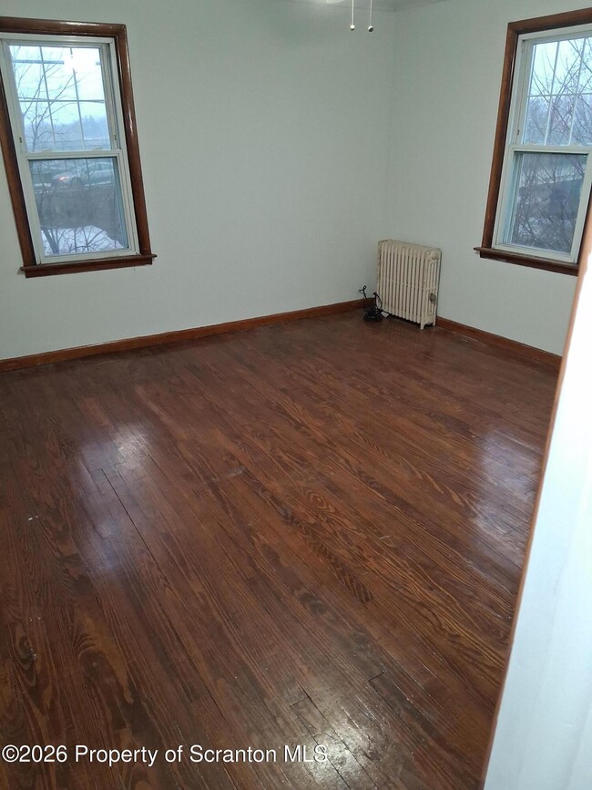 Building Photo - 907 E Drinker St