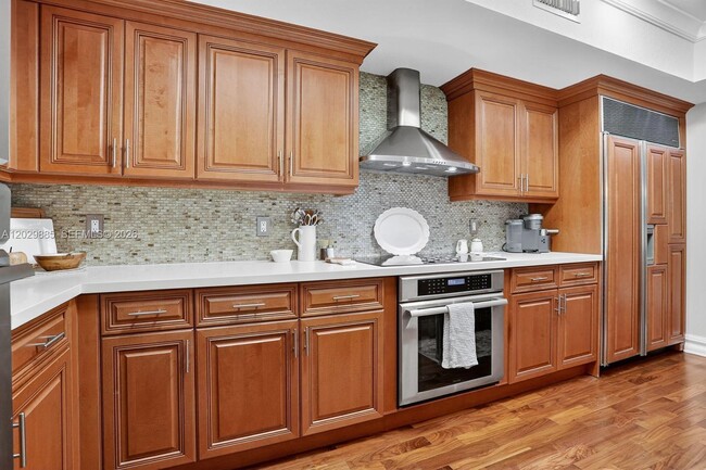Building Photo - 1200 Hillsboro Mile