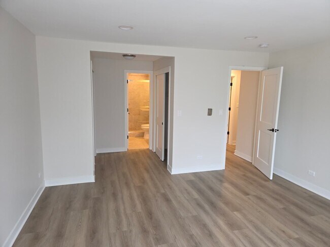 Building Photo - 400 Thames Pkwy