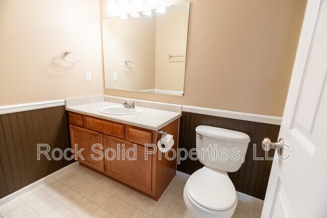 Building Photo - 1113 Banjo Ct