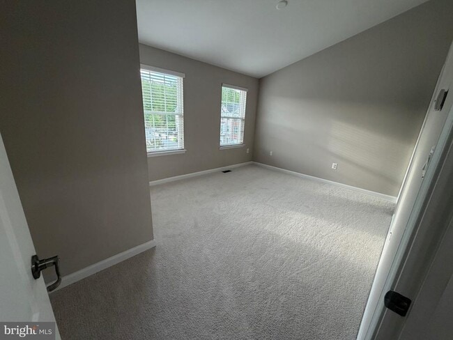 Building Photo - 128 Hidden Brook Dr