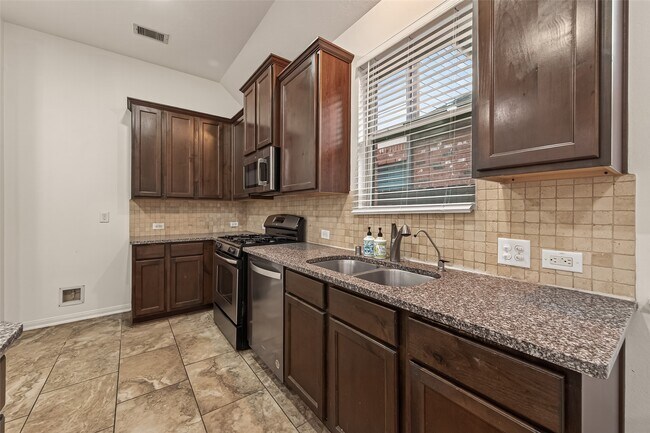 Building Photo - 16131 Keystone Ridge Ln