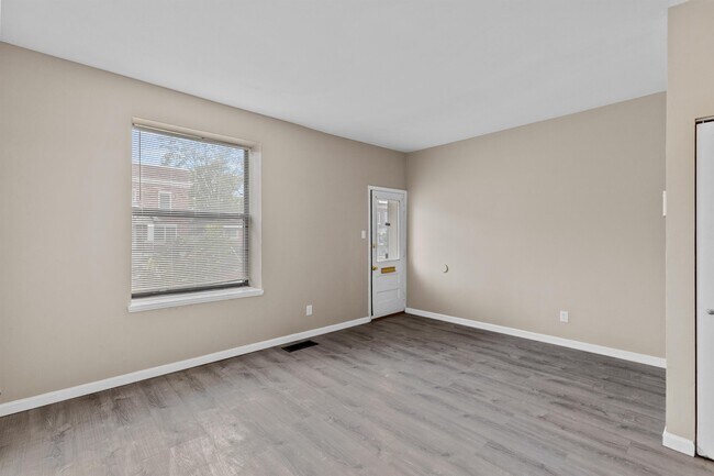 Building Photo - 3831 McRee Ave