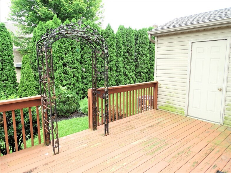 Building Photo - 90 Battens Cir