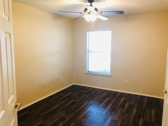 Building Photo - 1304 Water Spaniel Way