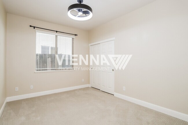 Building Photo - 1805 La Guardia Cir