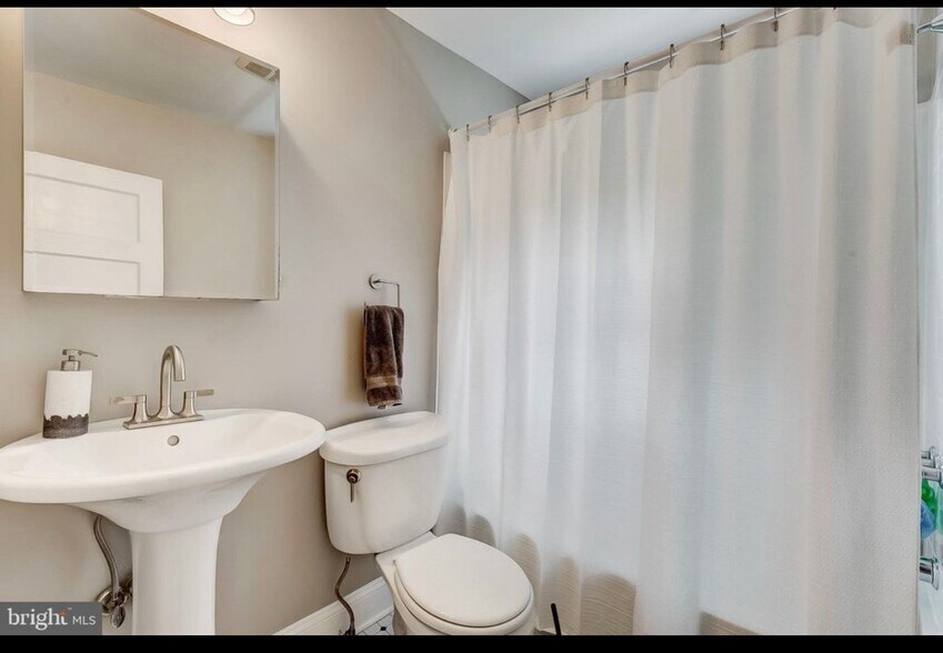 Building Photo - 430 E Pennsylvania Ave