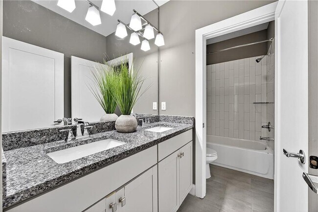 Building Photo - 2675 Sugar Mill Dr SE