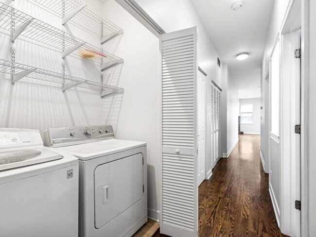 Building Photo - 7932 W Grand Ave