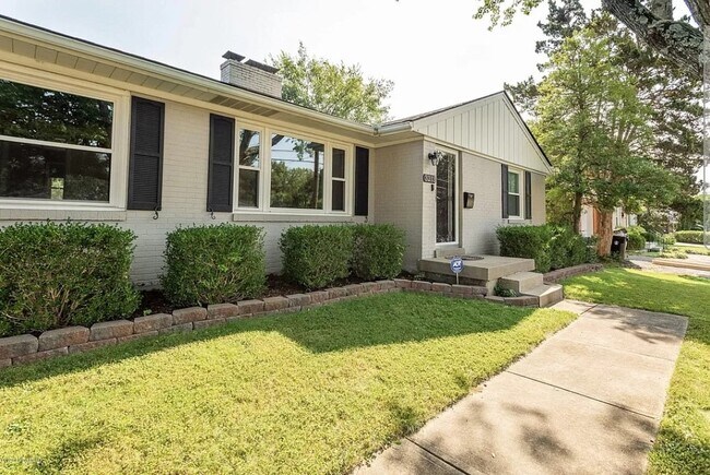 Primary Photo - 3213 Bon Air Ave