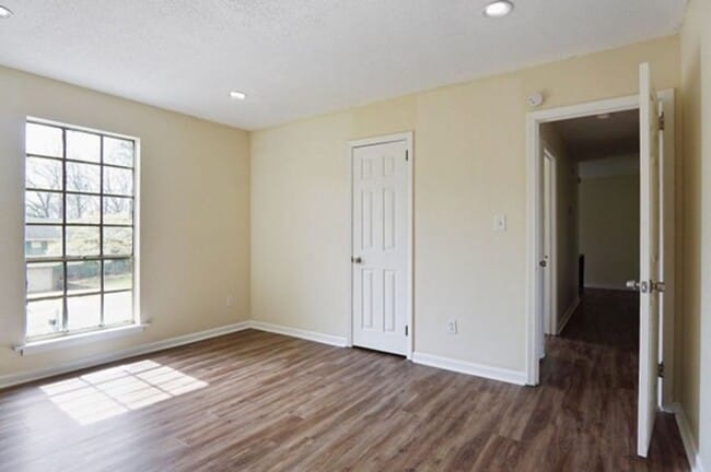 Building Photo - 1748 Sonia Dr