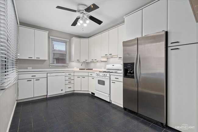 Building Photo - 217 Washburn St