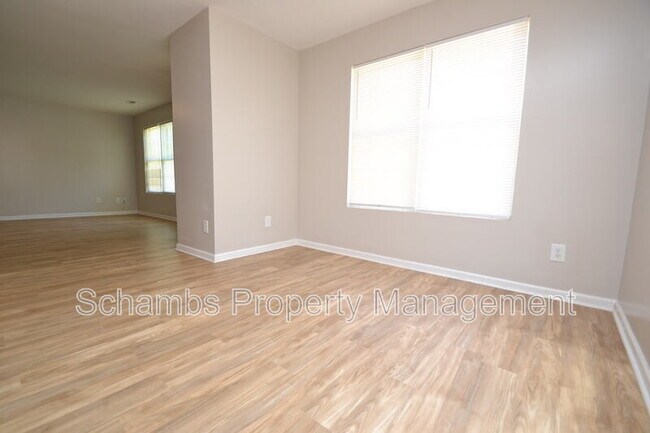 Building Photo - 824 Cumberland St