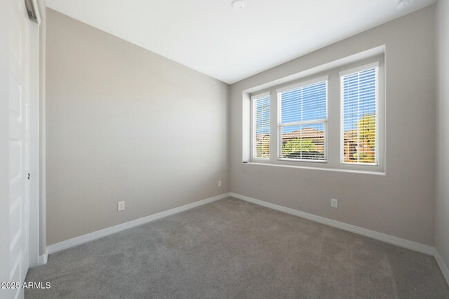 Building Photo - 8419 S 164th Dr