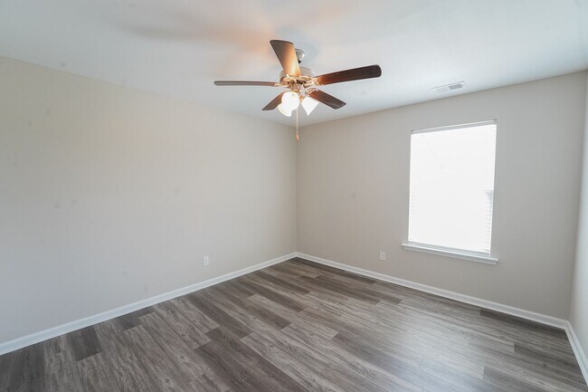 Building Photo - Coming Available!