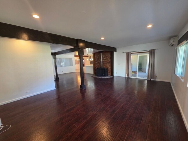 Building Photo - 3 Bedroom Home for Rent with RV Parking, Rock Views & Large Lot