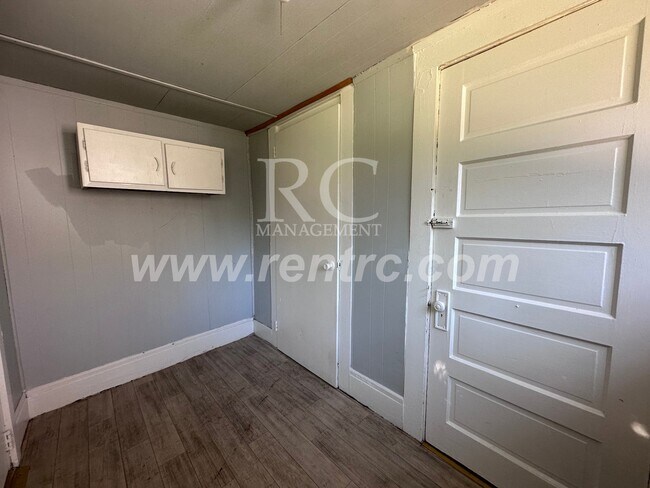 Building Photo - 1115 Harmon-