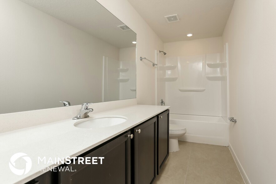 Building Photo - 35665 Rose Moss Ave