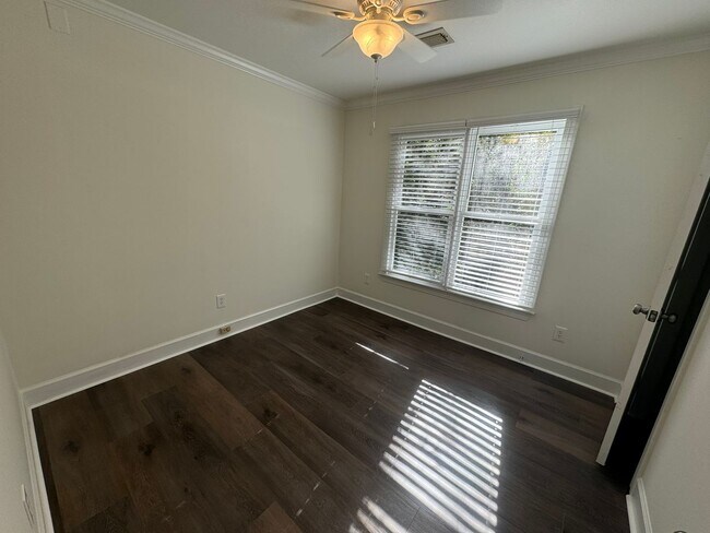 Building Photo - Updated House in Hampton Park!