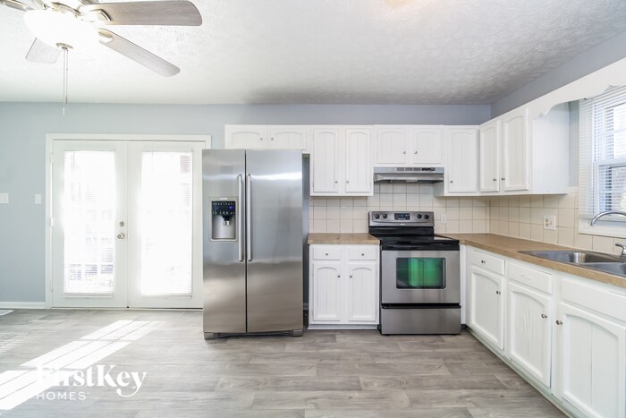 Building Photo - 4118 Kingsland Cir