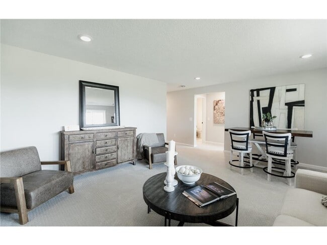 Building Photo - 1811 Fallbrooke Dr