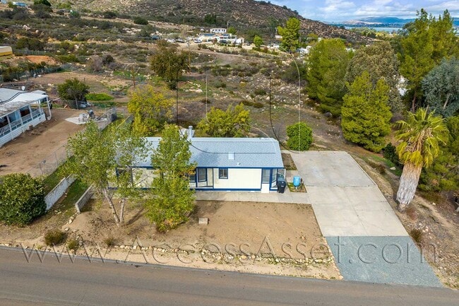 Building Photo - Private 3 Bed /2 Bath Home With Scenic Views In Lake Elsinore!